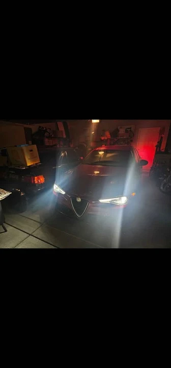 2018 Alfa Romeo Giulia - Image 6 of 8