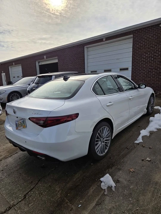 2018 Alfa Romeo Giulia - Image 5 of 8