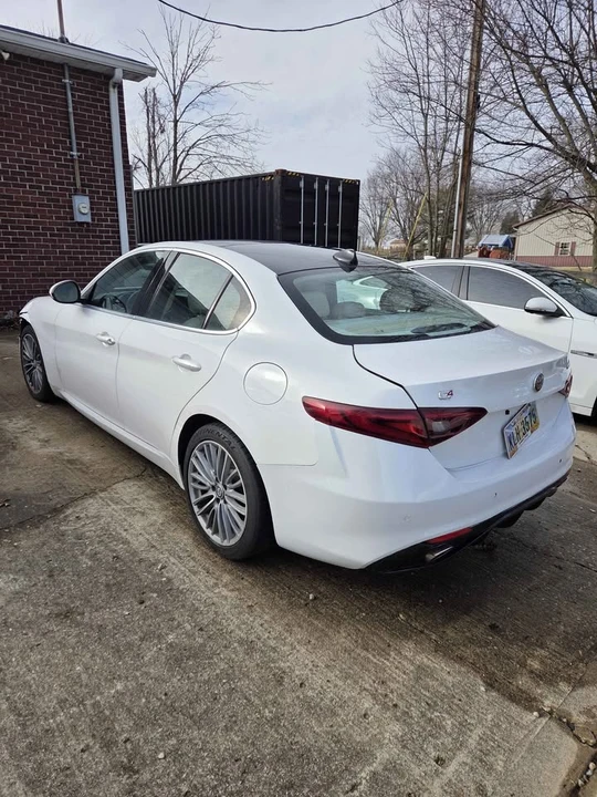 2018 Alfa Romeo Giulia - Image 6 of 8