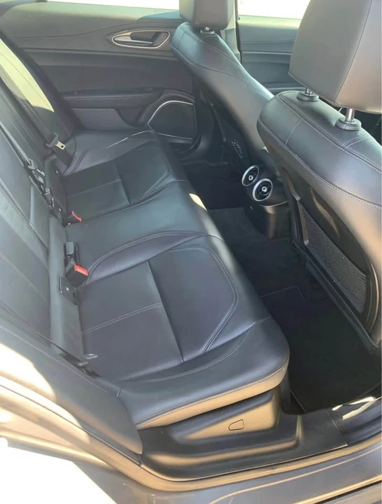 2018 Alfa Romeo Giulia - Image 10 of 14