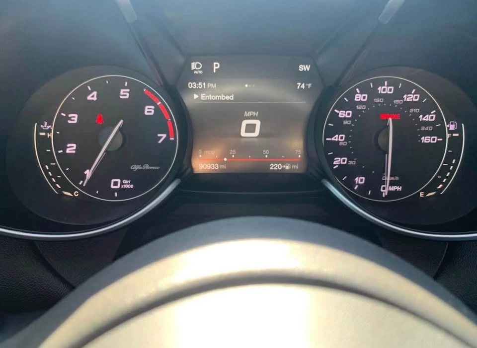 2018 Alfa Romeo Giulia - Image 11 of 14
