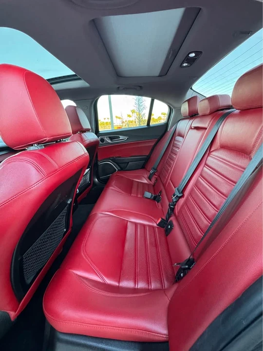 2018 Alfa Romeo Giulia - Image 6 of 18