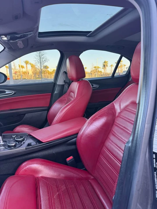 2018 Alfa Romeo Giulia - Image 4 of 18