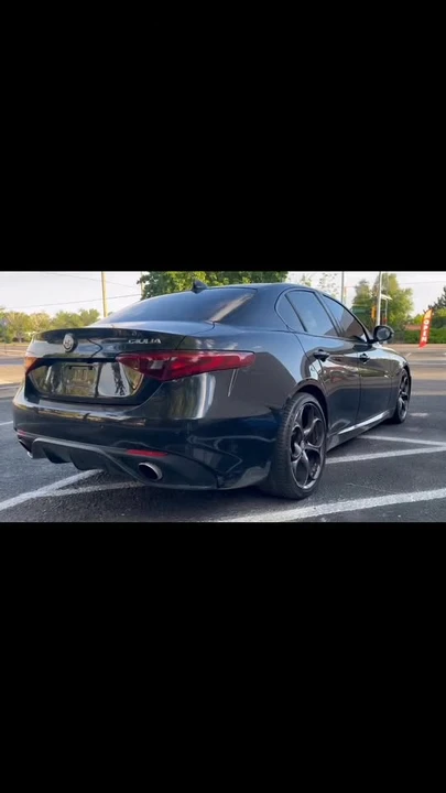 2018 Alfa Romeo Giulia - Image 18 of 18