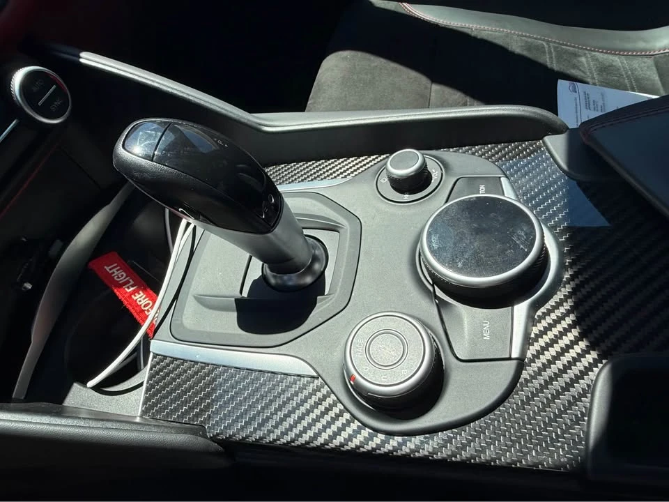 2018 Alfa Romeo Giulia - Image 14 of 20