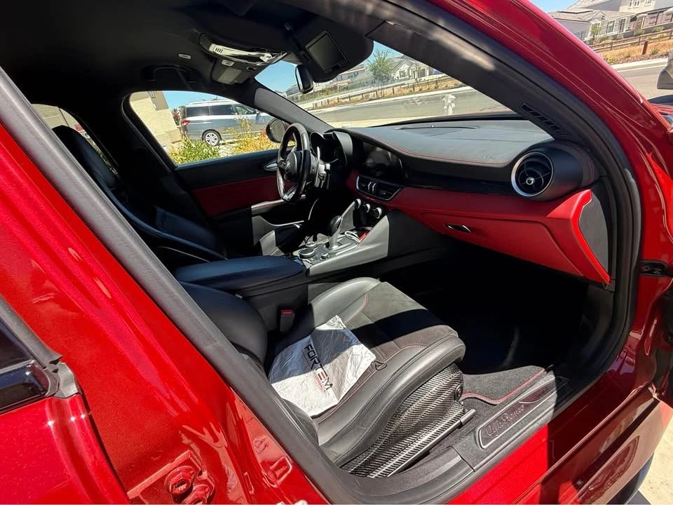 2018 Alfa Romeo Giulia - Image 13 of 20