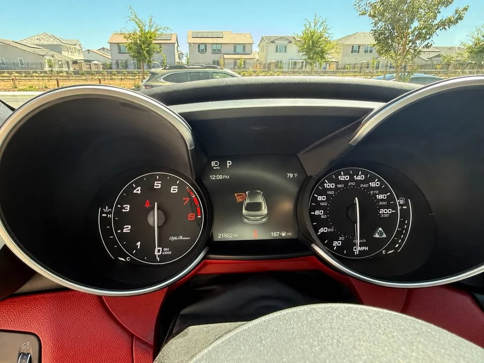 2018 Alfa Romeo Giulia - Image 15 of 20