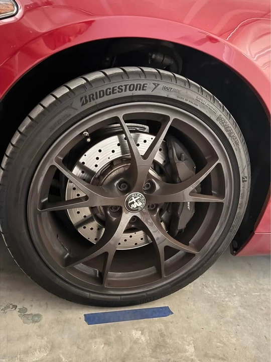 2018 Alfa Romeo Giulia - Image 19 of 20
