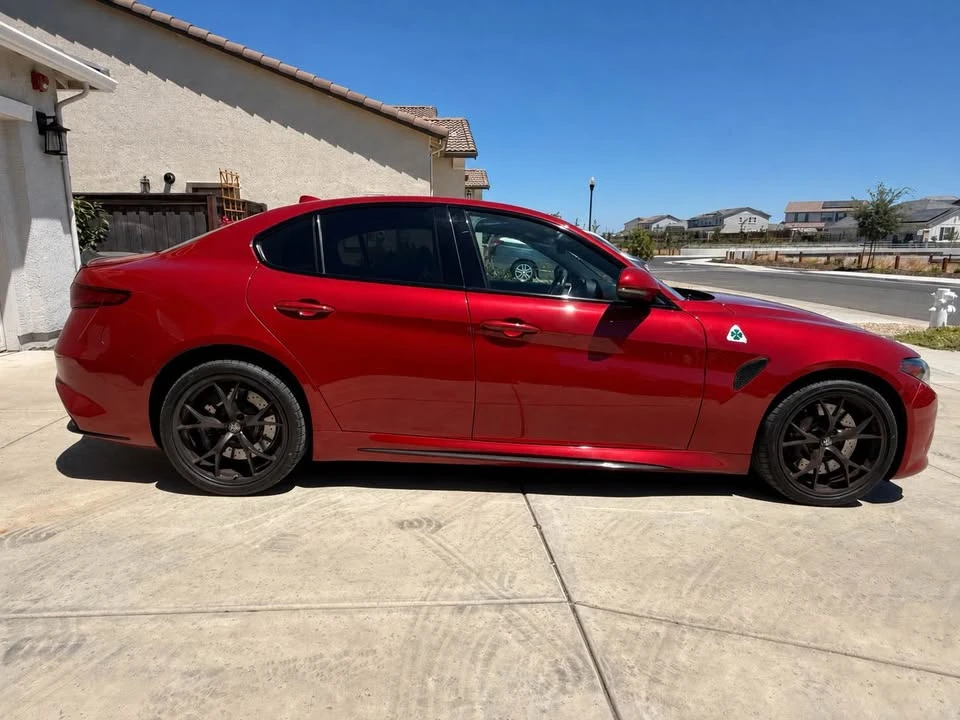2018 Alfa Romeo Giulia - Image 16 of 20