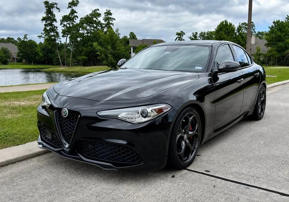 2018 Alfa Romeo Giulia - Image 15 of 20