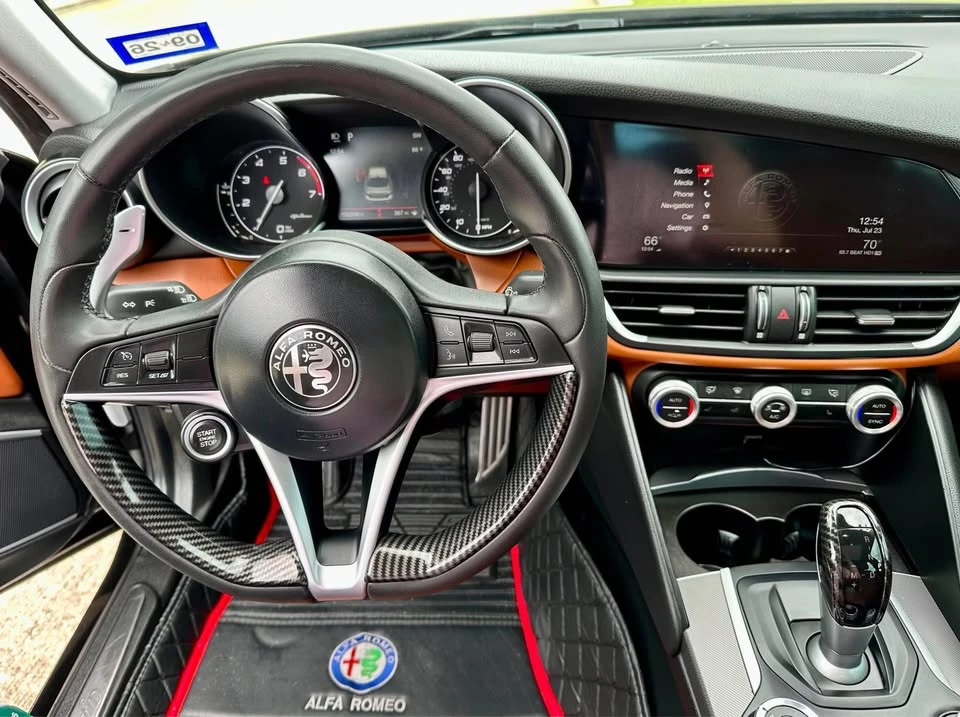 2018 Alfa Romeo Giulia - Image 5 of 20