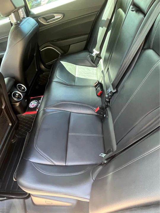 2018 Alfa Romeo Giulia - Image 7 of 12