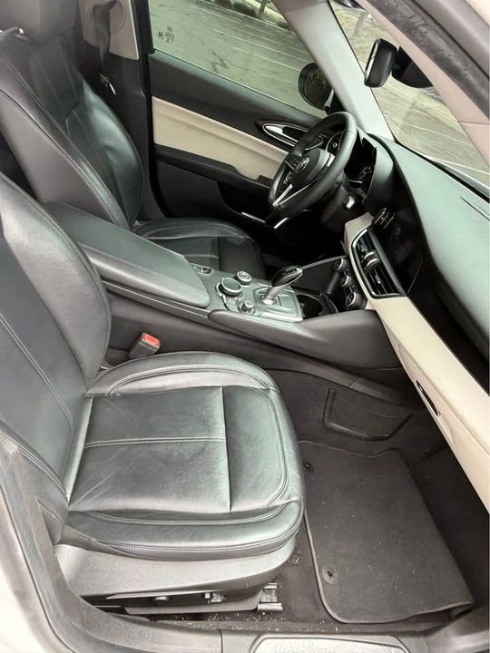 2018 Alfa Romeo Giulia - Image 6 of 9