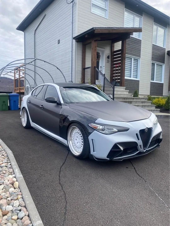 2018 Alfa Romeo Giulia - Image 2 of 10