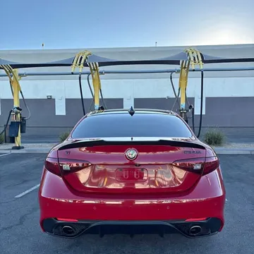 2018 Alfa Romeo Giulia Ti Carbon Sport