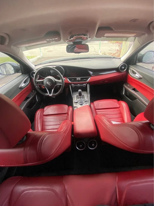 2018 Alfa Romeo Giulia - Image 7 of 10