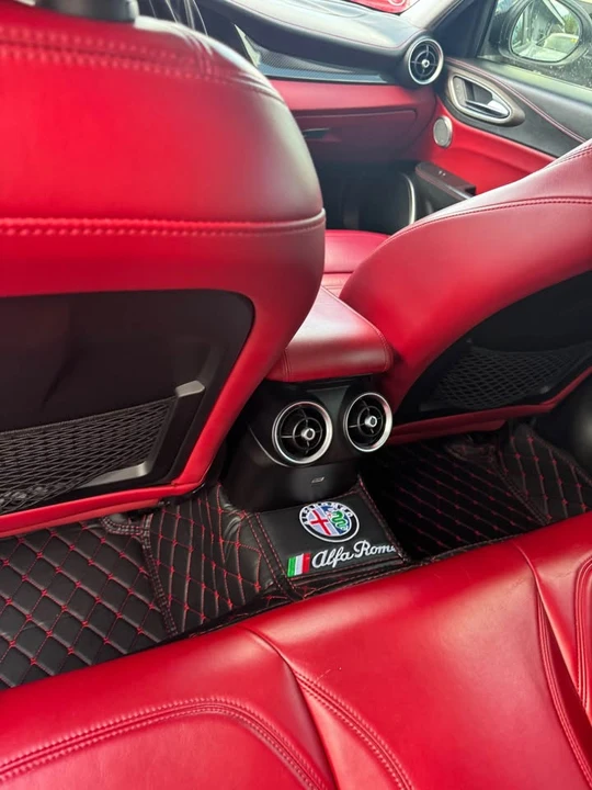 2018 Alfa Romeo Giulia - Image 8 of 16