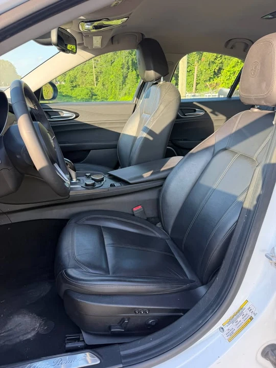 2018 Alfa Romeo Giulia - Image 12 of 13