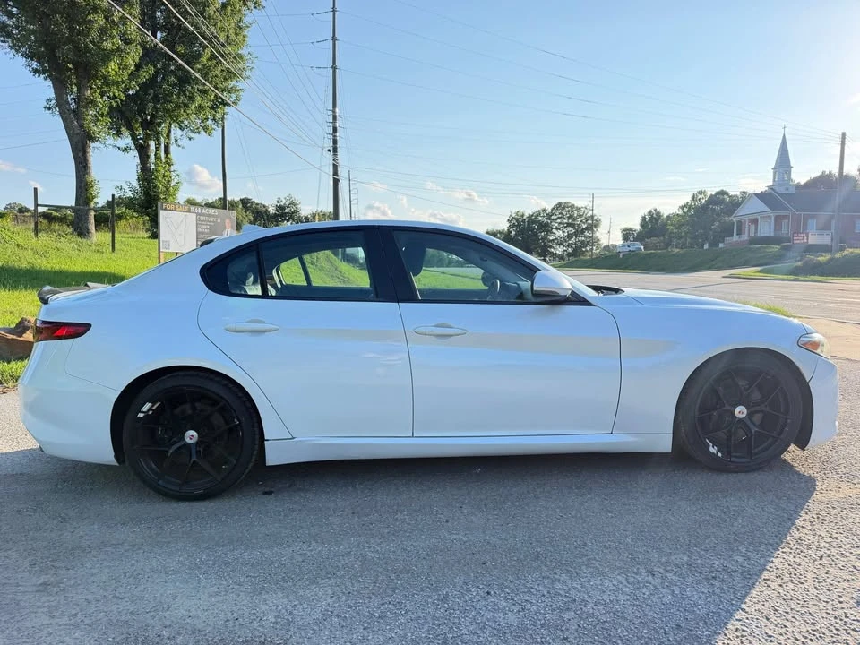2018 Alfa Romeo Giulia - Image 6 of 13