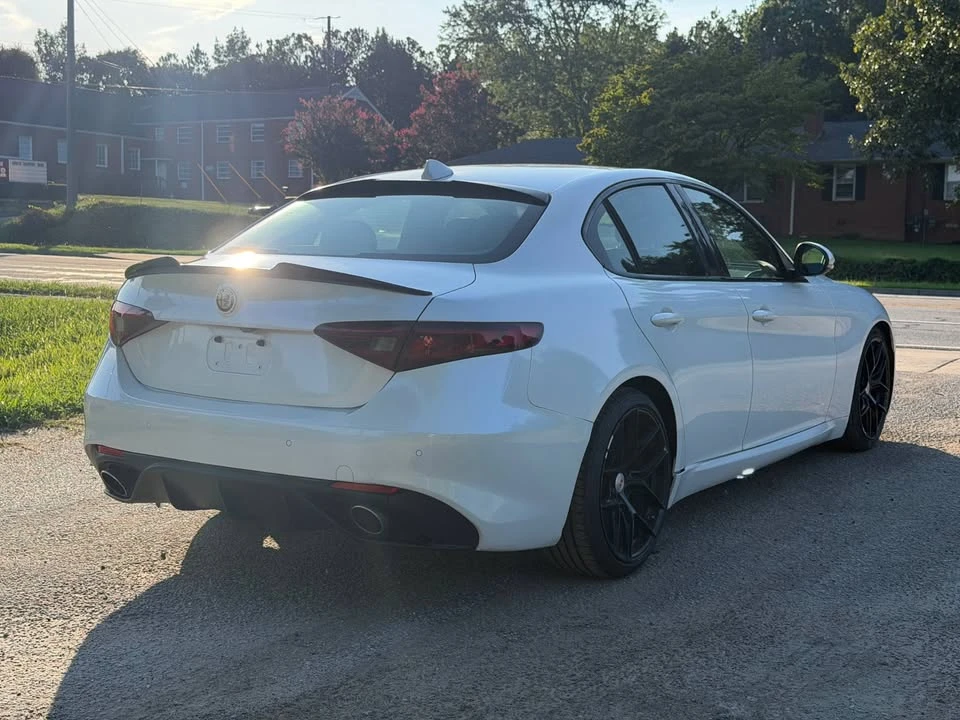 2018 Alfa Romeo Giulia - Image 5 of 13