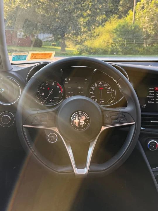 2018 Alfa Romeo Giulia - Image 9 of 13