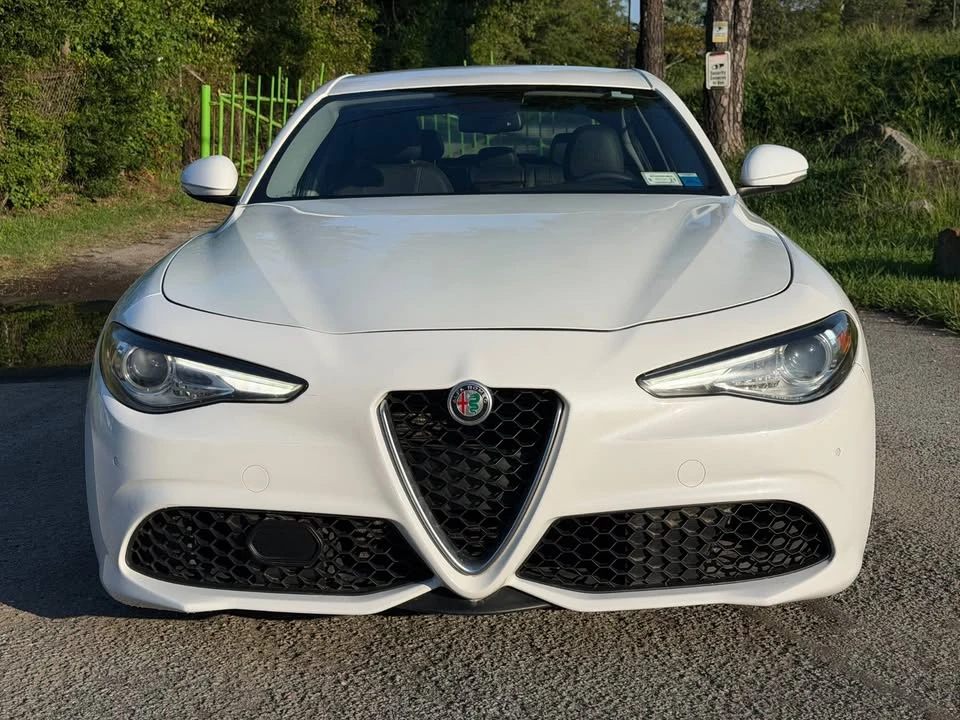 2018 Alfa Romeo Giulia - Image 8 of 13