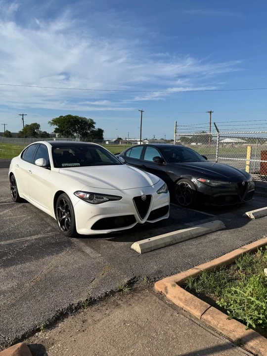 2018 Alfa Romeo Giulia - Image 15 of 19