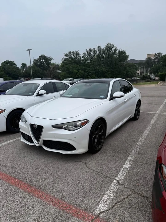 2018 Alfa Romeo Giulia - Image 4 of 19