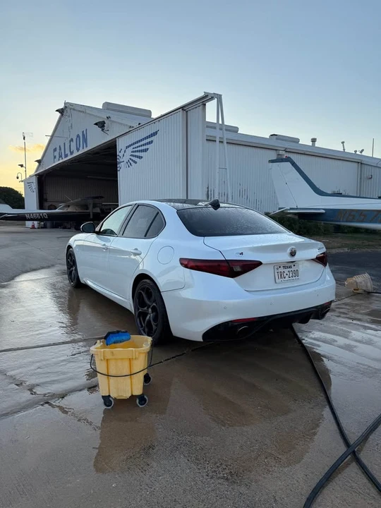 2018 Alfa Romeo Giulia - Image 11 of 19