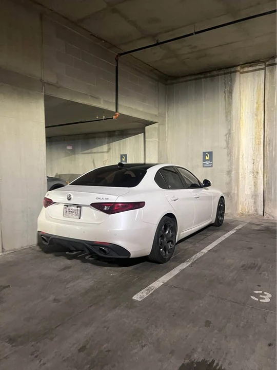 2018 Alfa Romeo Giulia - Image 2 of 19