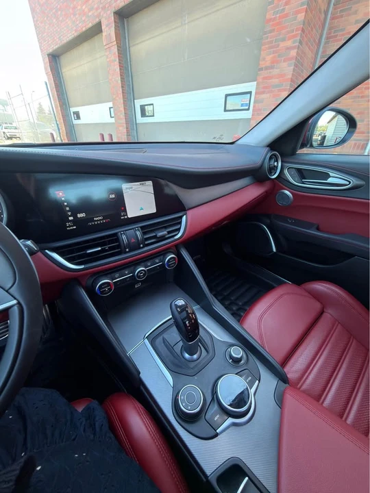 2018 Alfa Romeo Giulia - Image 5 of 12