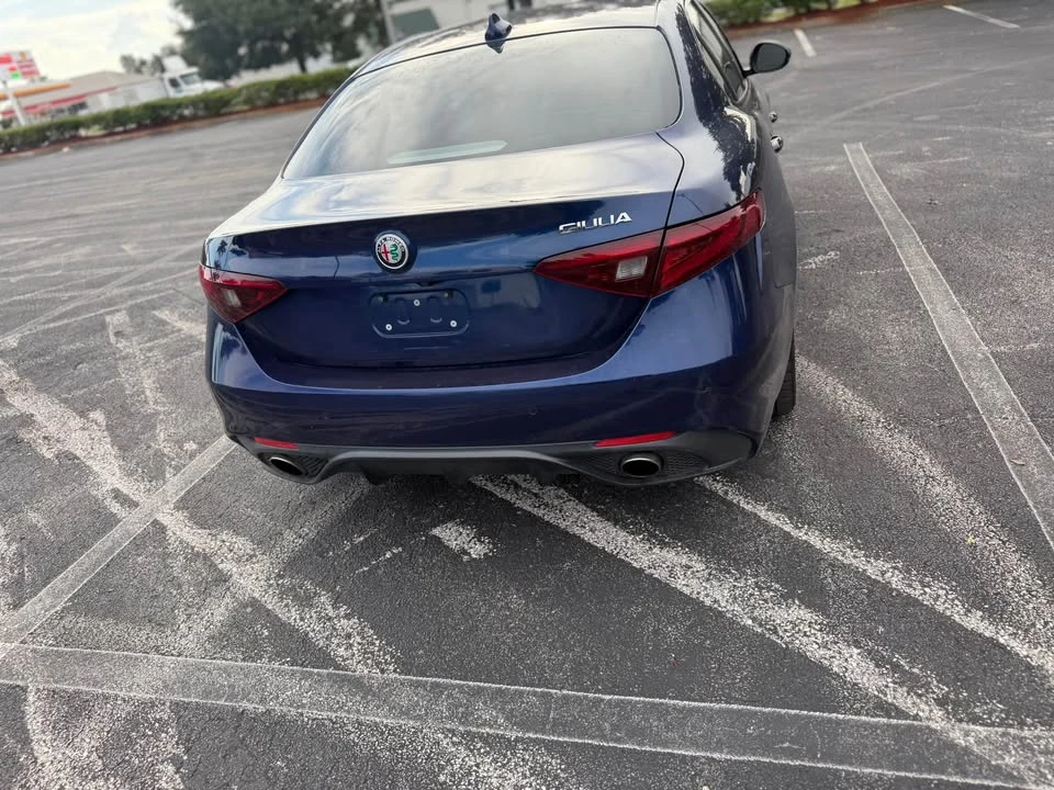 2018 Alfa Romeo Giulia - Image 5 of 14
