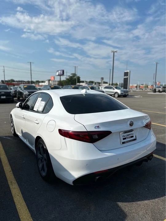 2018 Alfa Romeo Giulia - Image 5 of 8
