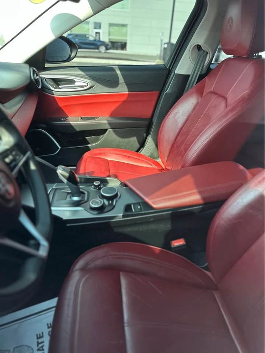 2018 Alfa Romeo Giulia - Image 7 of 8