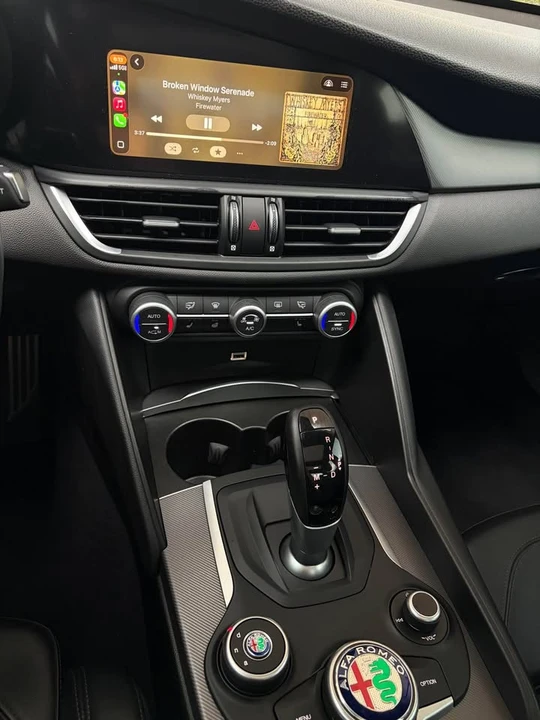 2018 Alfa Romeo Giulia - Image 16 of 16