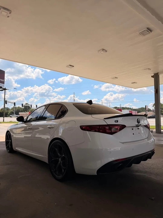 2018 Alfa Romeo Giulia - Image 6 of 19