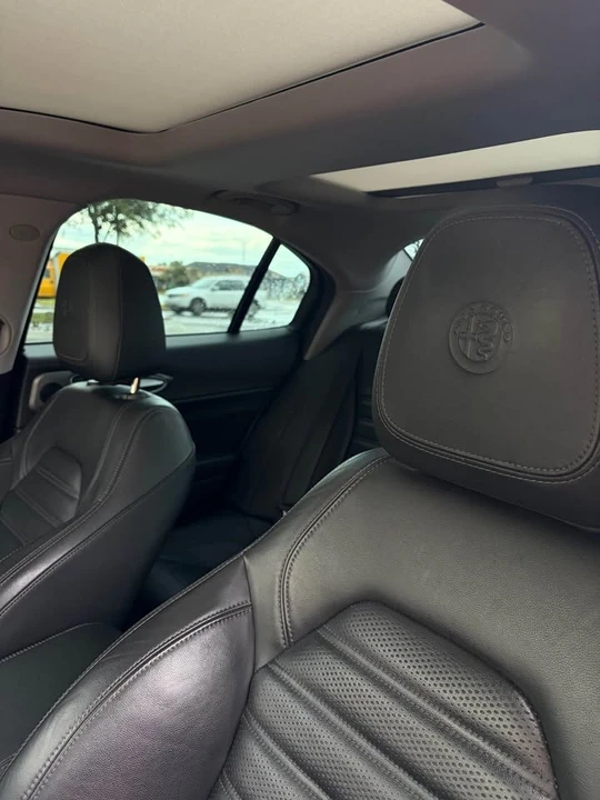 2018 Alfa Romeo Giulia - Image 8 of 16