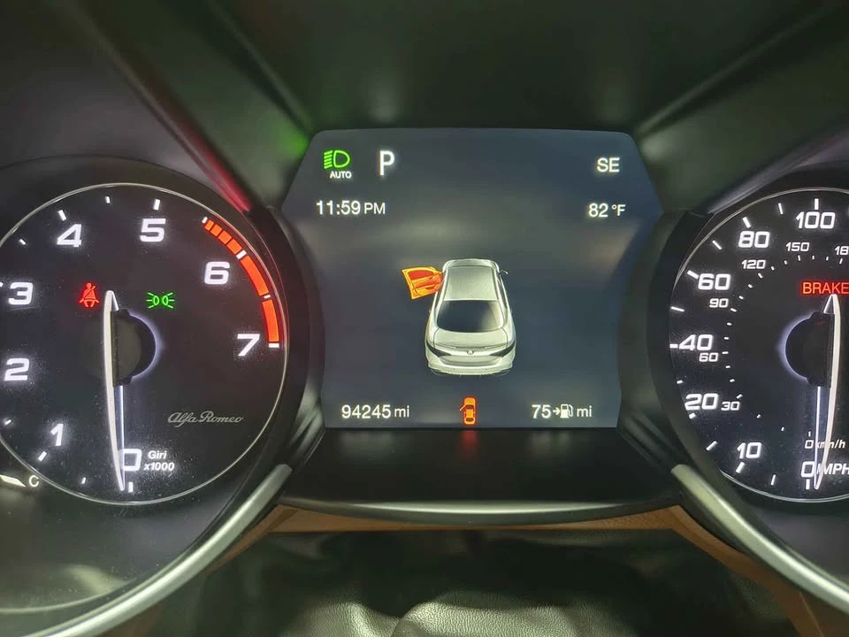 2018 Alfa Romeo Giulia - Image 10 of 14