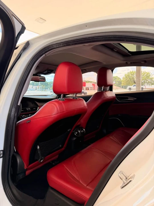 2018 Alfa Romeo Giulia - Image 2 of 19