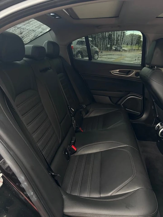 2018 Alfa Romeo Giulia - Image 12 of 16