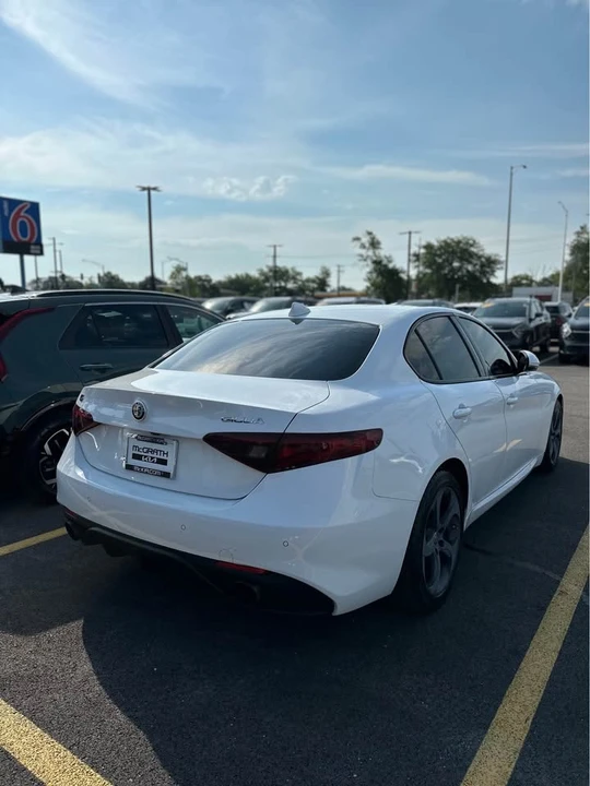 2018 Alfa Romeo Giulia - Image 6 of 8