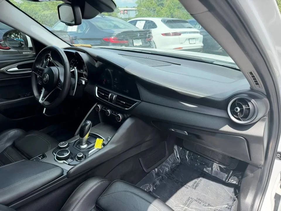 2018 Alfa Romeo Giulia - Image 12 of 20