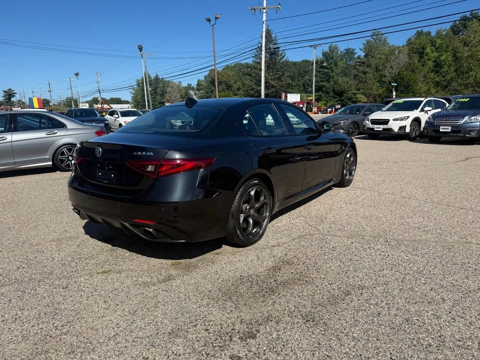 2018 Alfa Romeo Giulia - Image 5 of 16