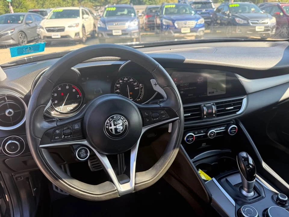 2018 Alfa Romeo Giulia - Image 13 of 16