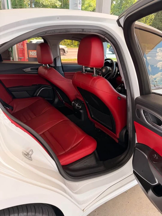 2018 Alfa Romeo Giulia - Image 8 of 20