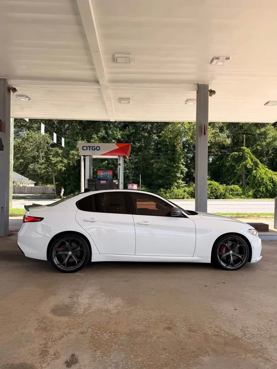 2018 Alfa Romeo Giulia - Image 10 of 20