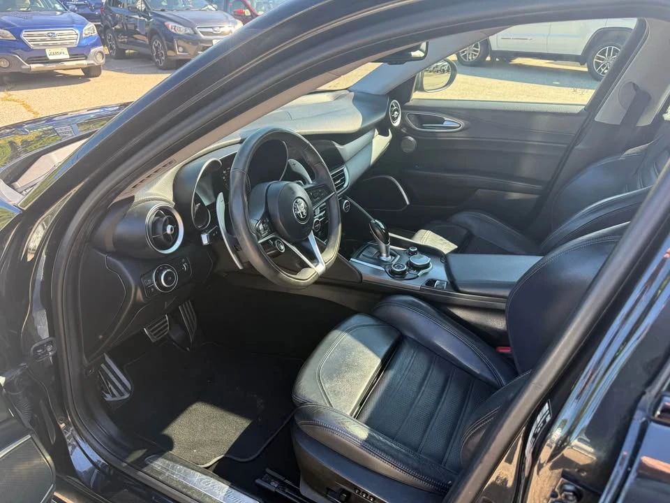 2018 Alfa Romeo Giulia - Image 12 of 16