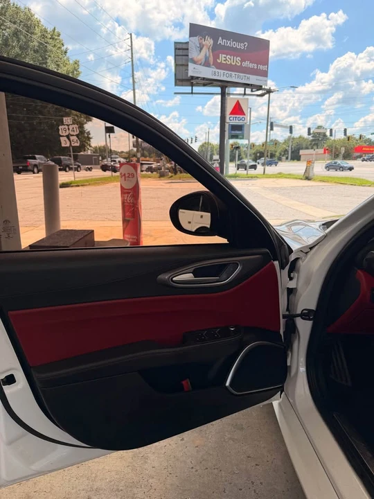 2018 Alfa Romeo Giulia - Image 4 of 20