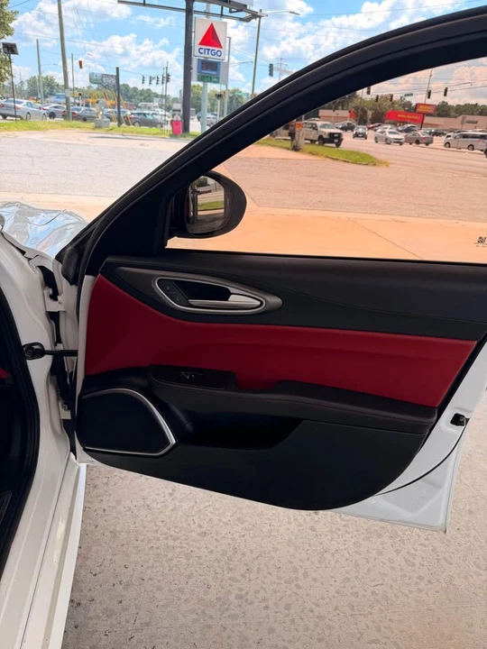 2018 Alfa Romeo Giulia - Image 5 of 20
