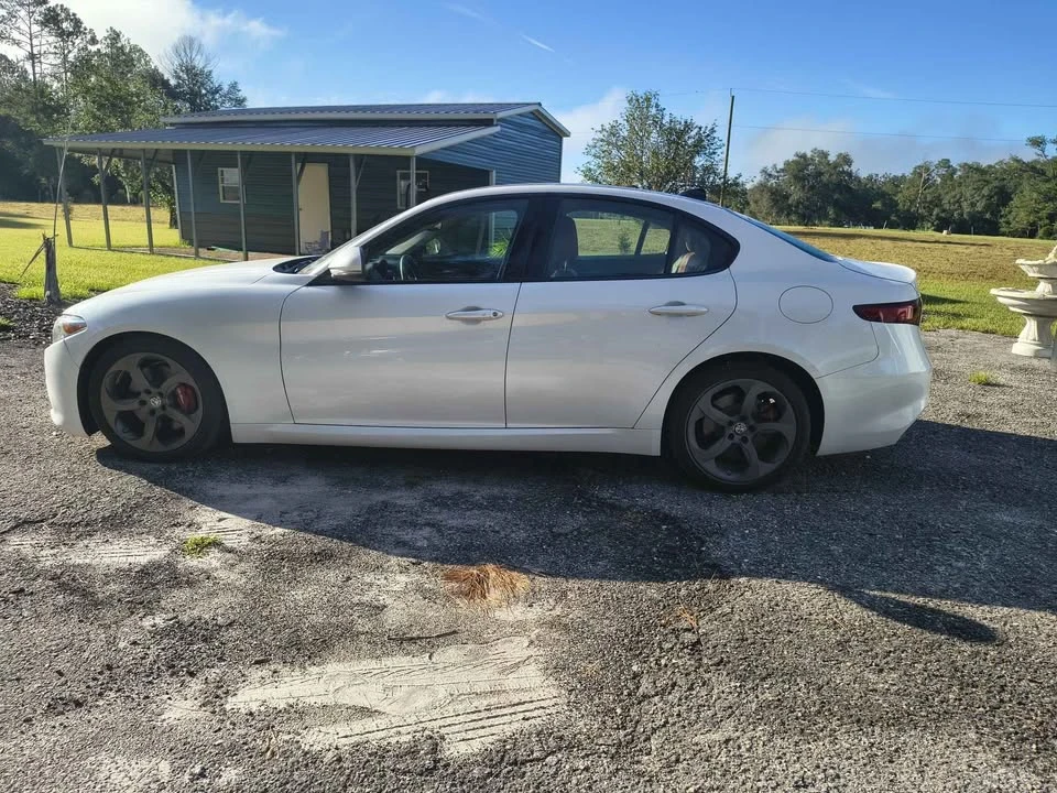 2018 Alfa Romeo Giulia - Image 5 of 12